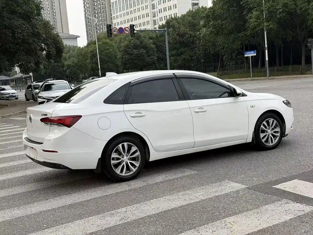 Buick Excelle — миниатюра 7