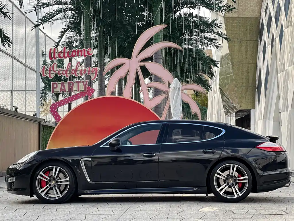 Porsche Panamera 2010 Panamera Turbo 4.8T