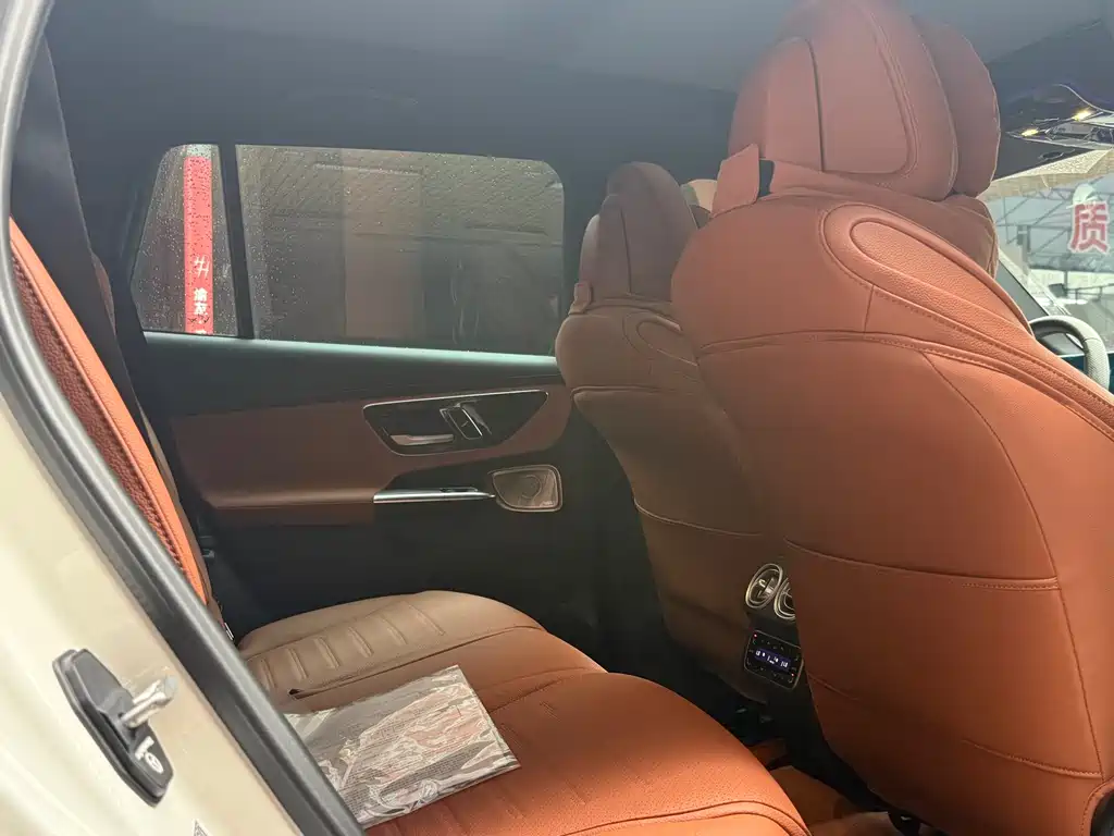 Mercedes-Benz GLC 2023 GLC 300 L 4MATIC 7 мест