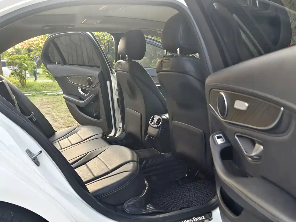 Mercedes-Benz C-Class — миниатюра 10