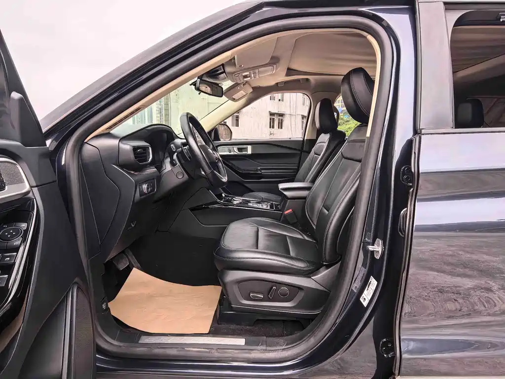 Ford Explorer — миниатюра 10