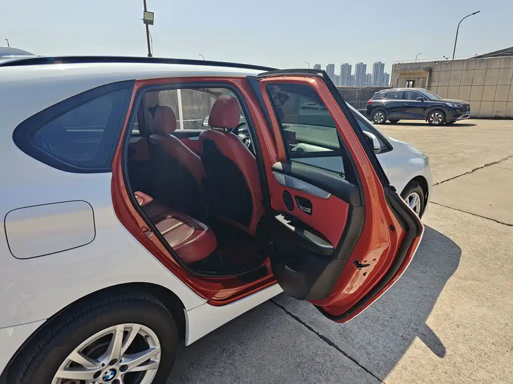 BMW 2 Series Active Tourer — миниатюра 8