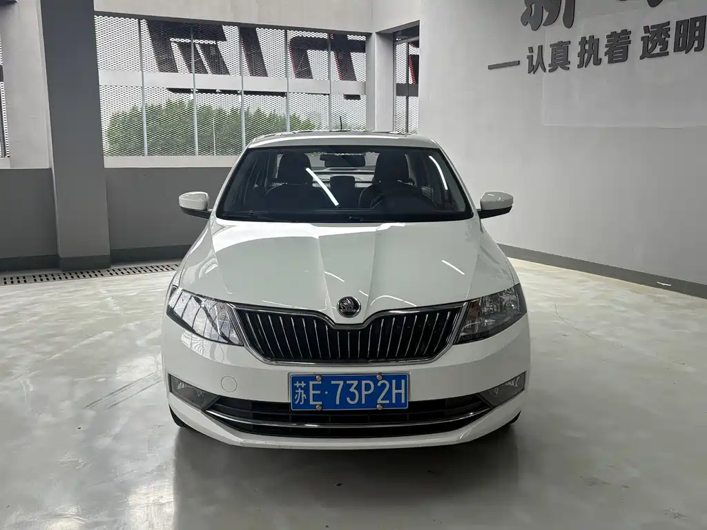 Skoda Rapid 2019 1.5L AT Comfort V