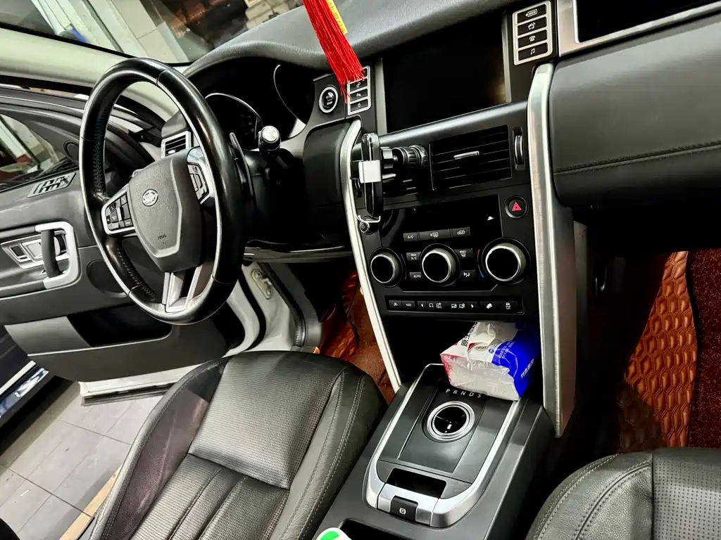 Land Rover Discovery Sport — миниатюра 8