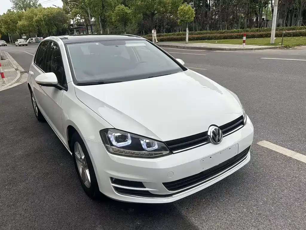 Volkswagen Golf 2016 230TSI AT Comfort