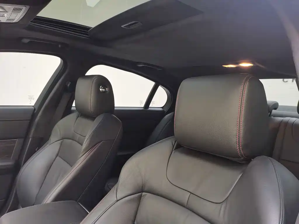Jaguar XF — миниатюра 8