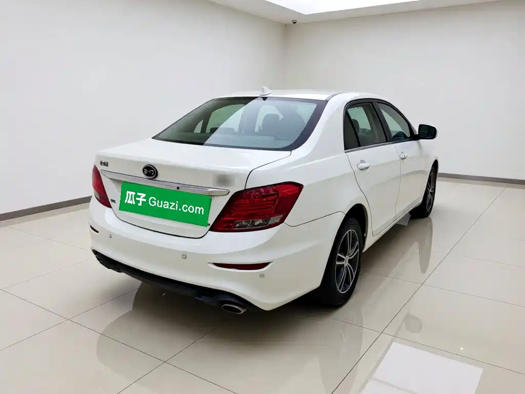 BYD Surui 2015 1.5L MT Luxury