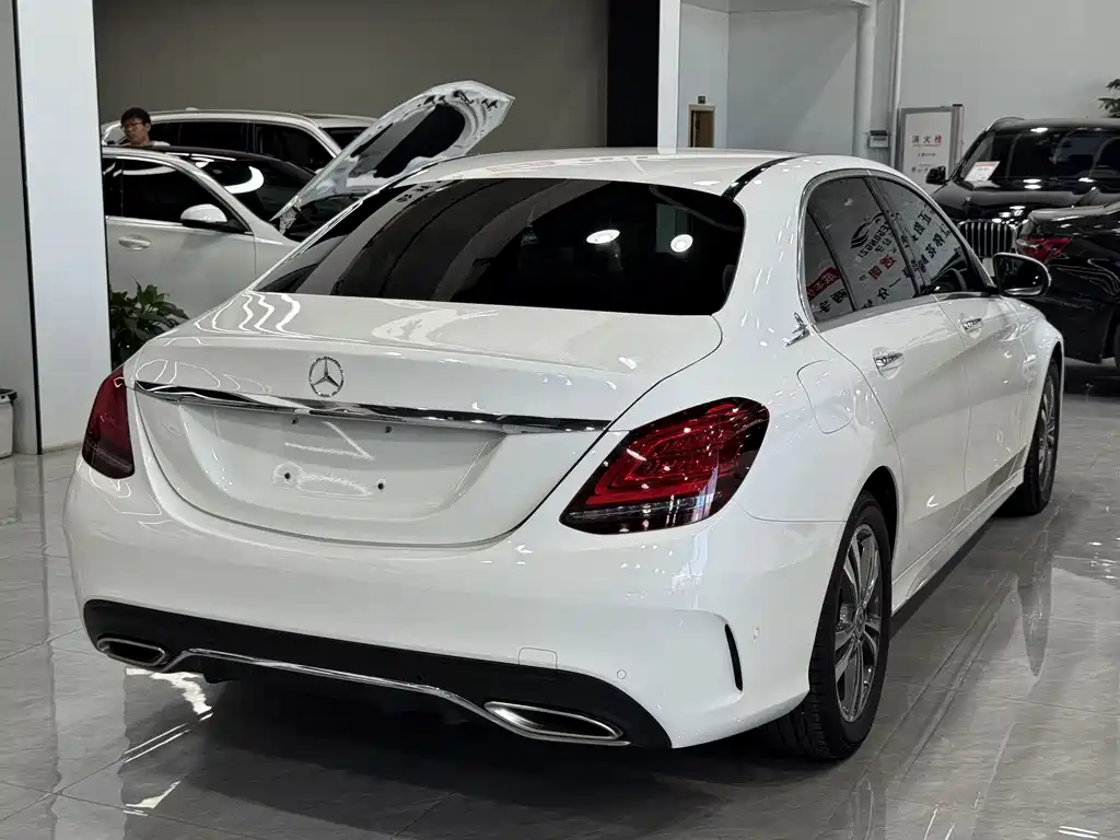 Mercedes-Benz C-Class — миниатюра 4
