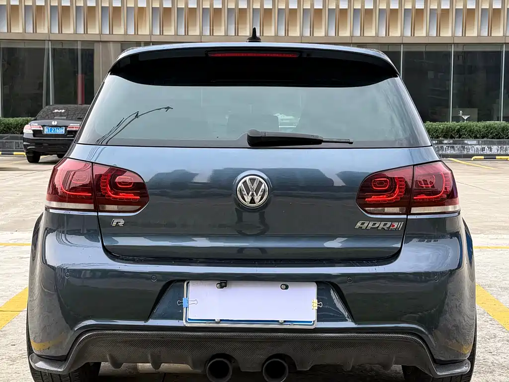 Volkswagen Golf 2011 2.0TSI R
