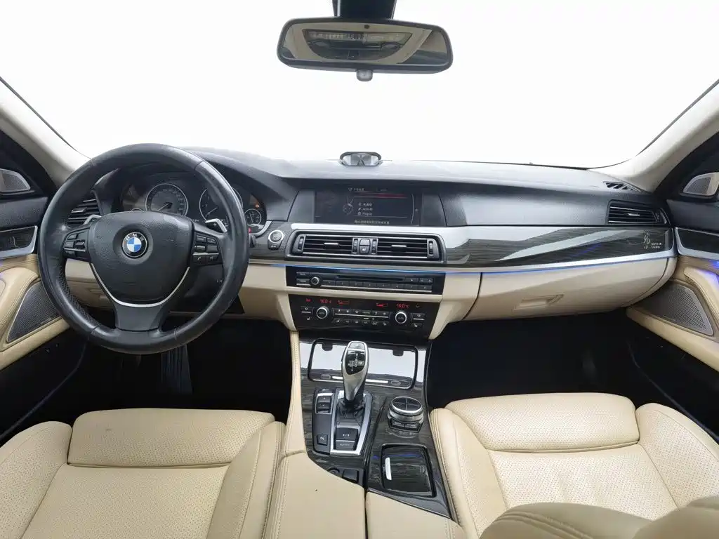 BMW 5 Series — миниатюра 5