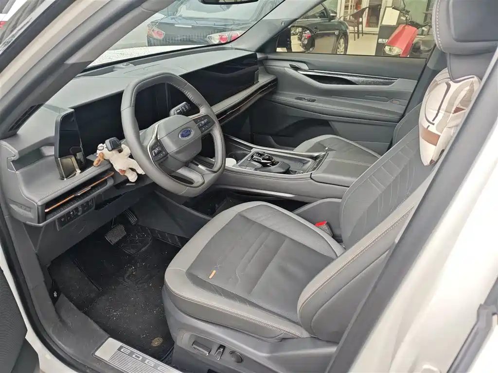 Ford Edge — миниатюра 9