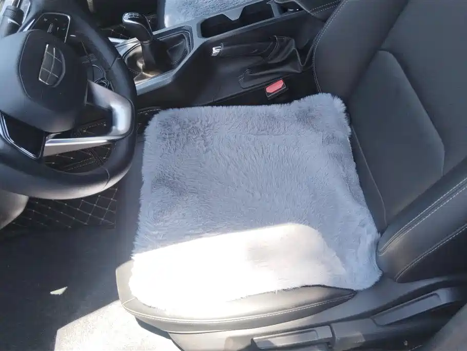 Geely Emgrand 2025 4 1.5L MT