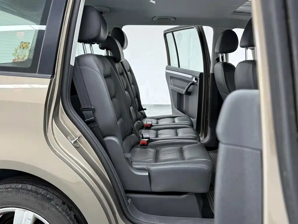 Volkswagen Touran — миниатюра 4