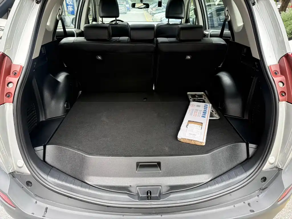 Toyota RAV4 — миниатюра 15