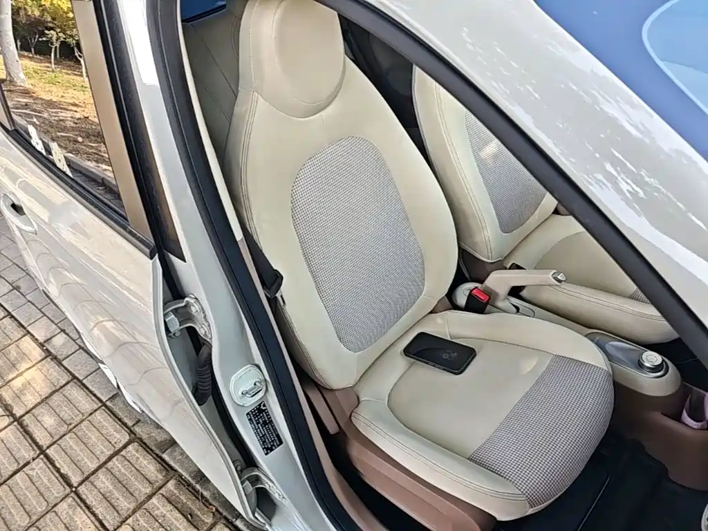 Wuling MINIEV — миниатюра 25