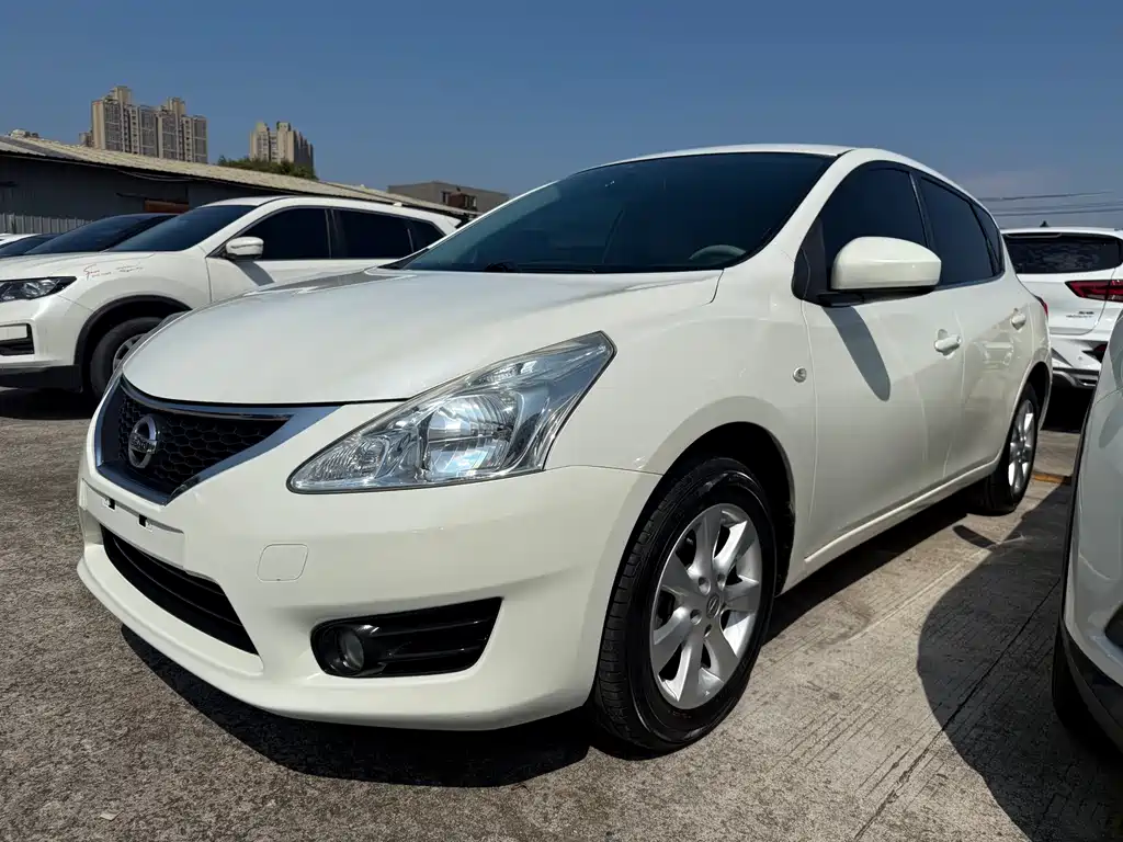 Nissan Tiida 2013