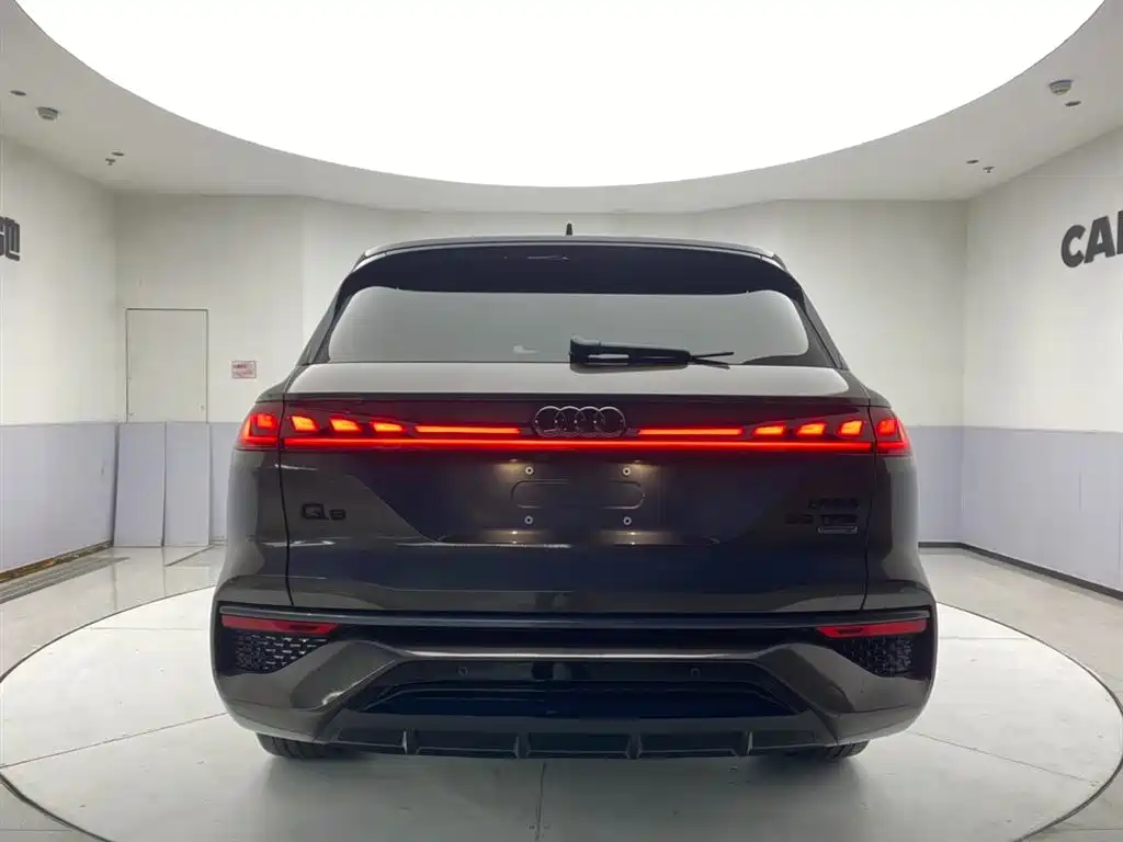 Audi Q6 2023 50 TFSI quattro edition one