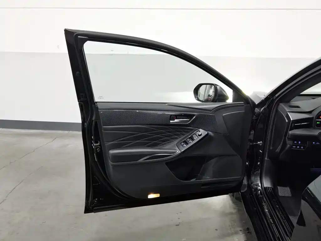 Toyota Avalon — миниатюра 8