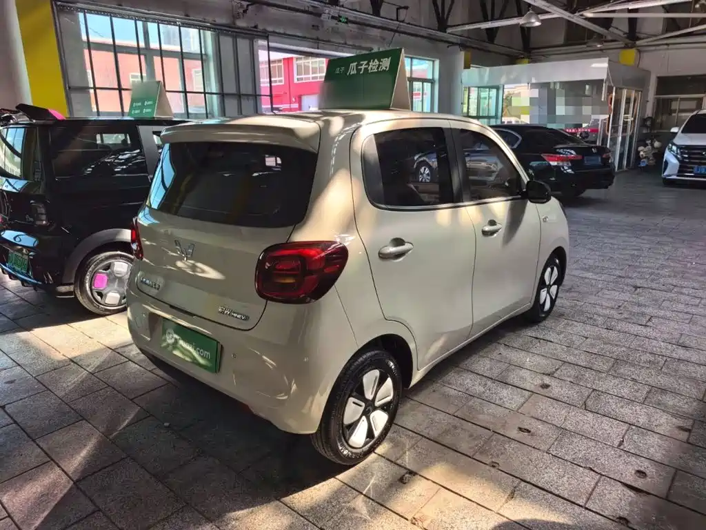 Wuling MINIEV — миниатюра 10
