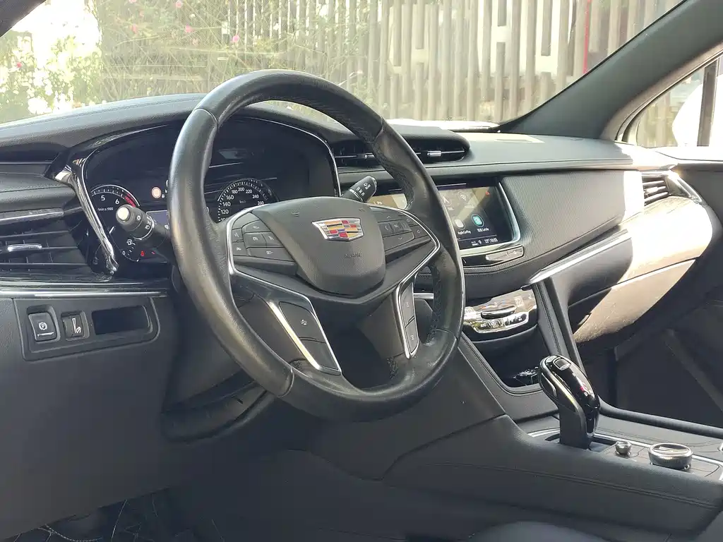 Cadillac XT5 — миниатюра 7