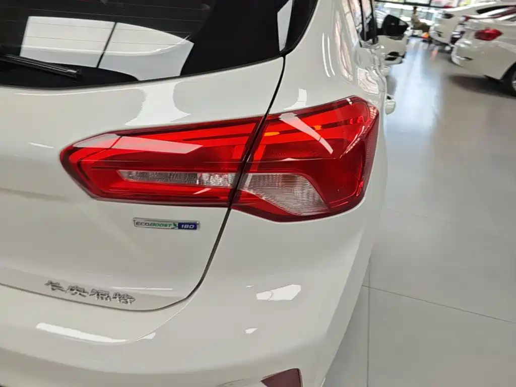Ford Focus 2020 EcoBoost 180 AT