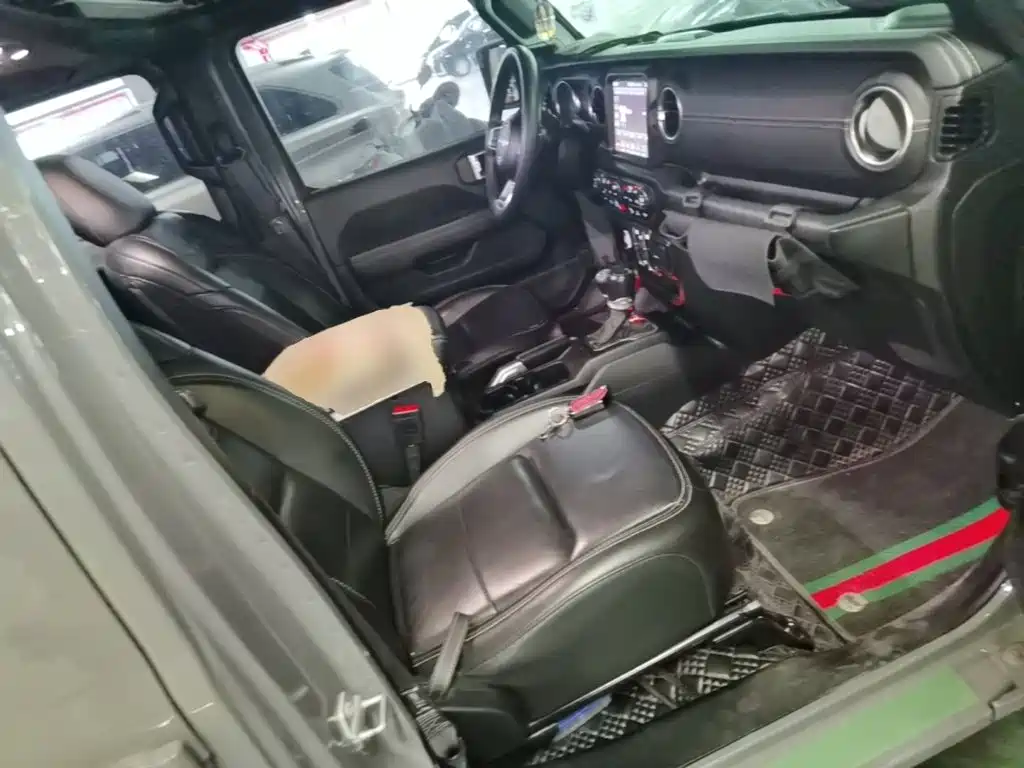 Jeep Wrangler PHEV — миниатюра 25