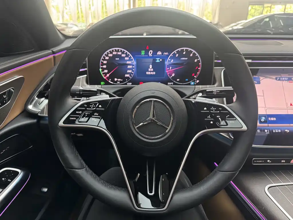 Mercedes-Benz E-Class — миниатюра 23