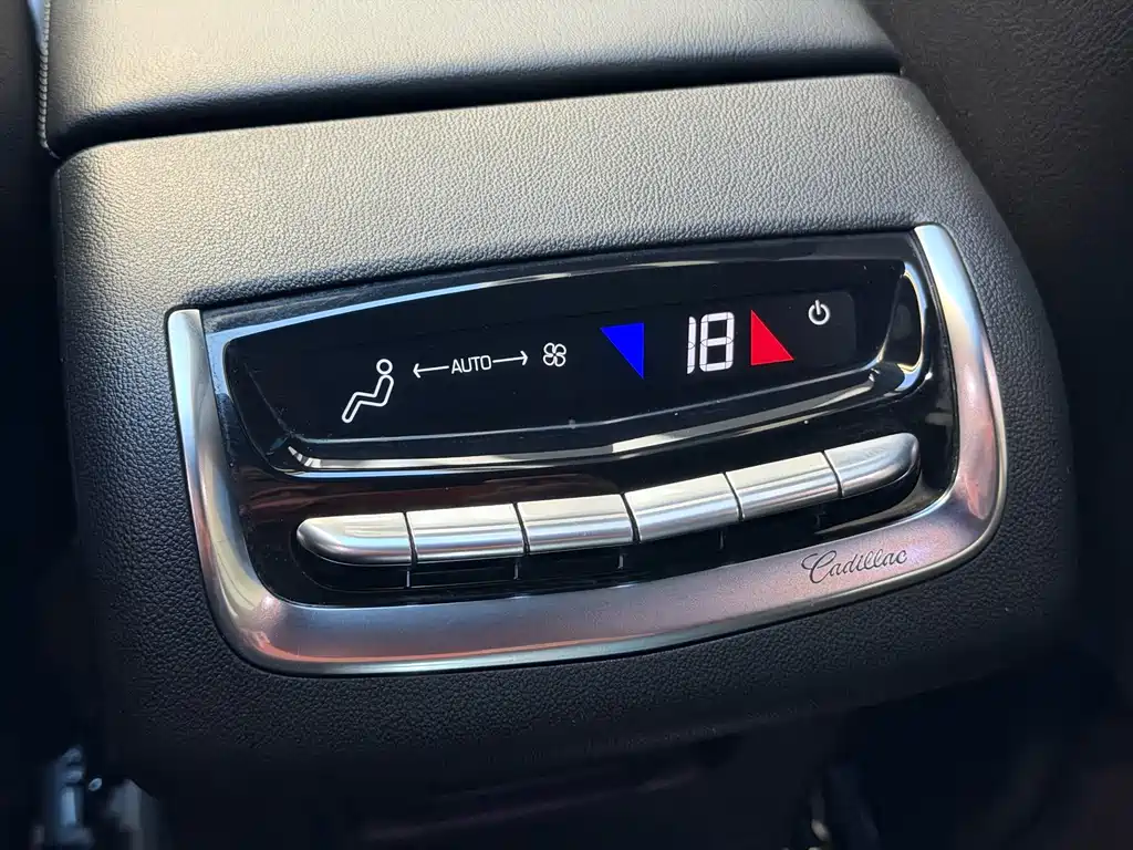 Cadillac XT6 — миниатюра 18