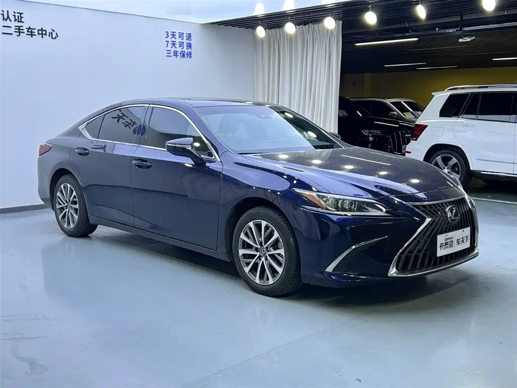 Lexus ES 2021 200