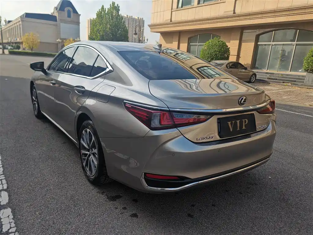 Lexus ES — миниатюра 19