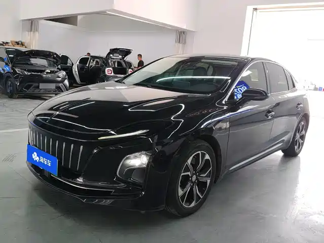 2022 Hongqi E-QM5