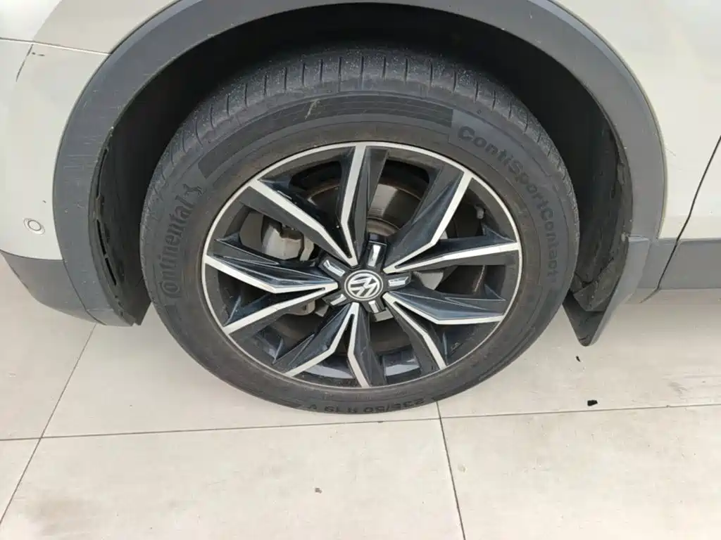 Volkswagen Tiguan L — миниатюра 23