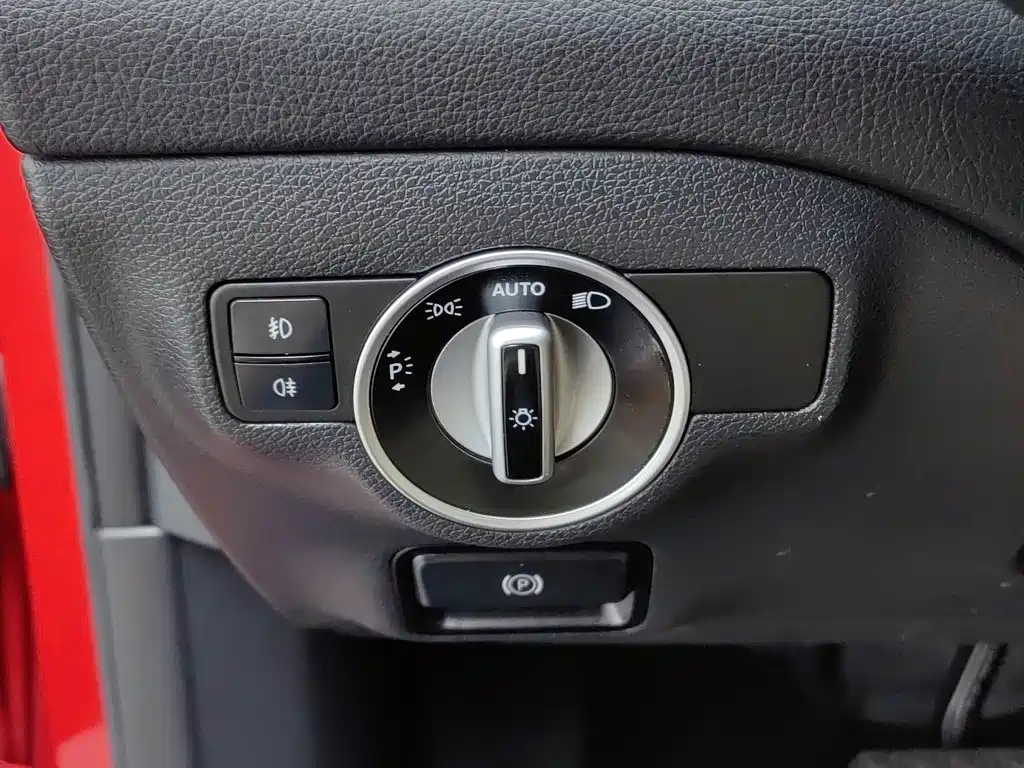 Mercedes-Benz GLA — миниатюра 21