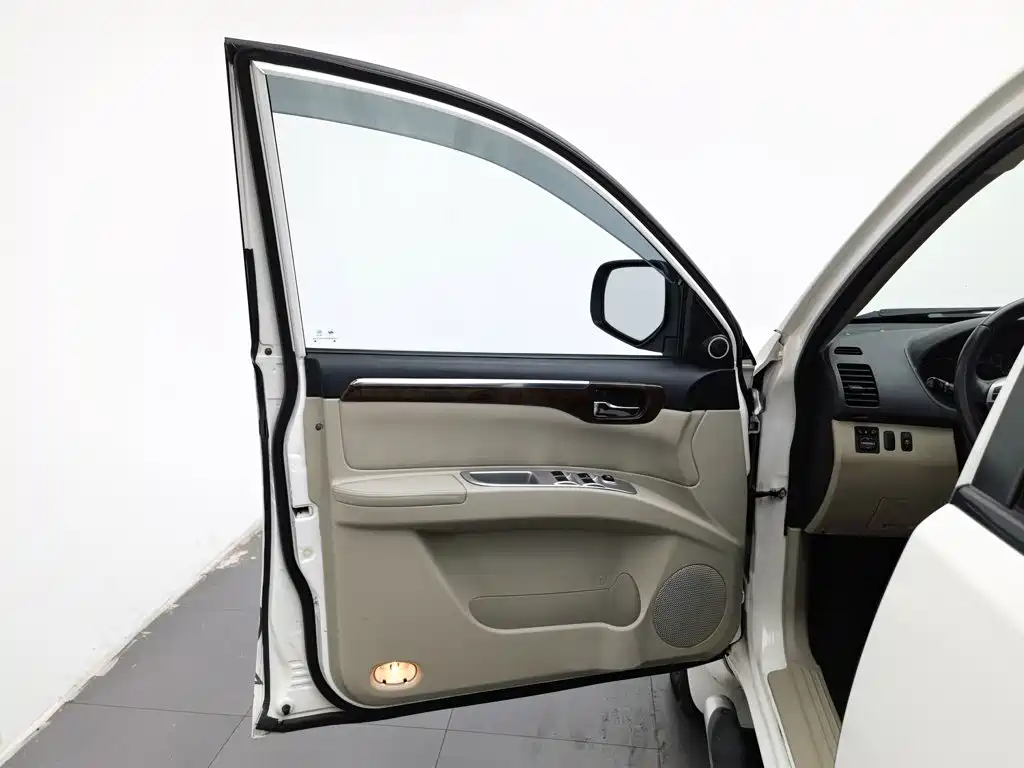 Mitsubishi Pajero Sport — миниатюра 8