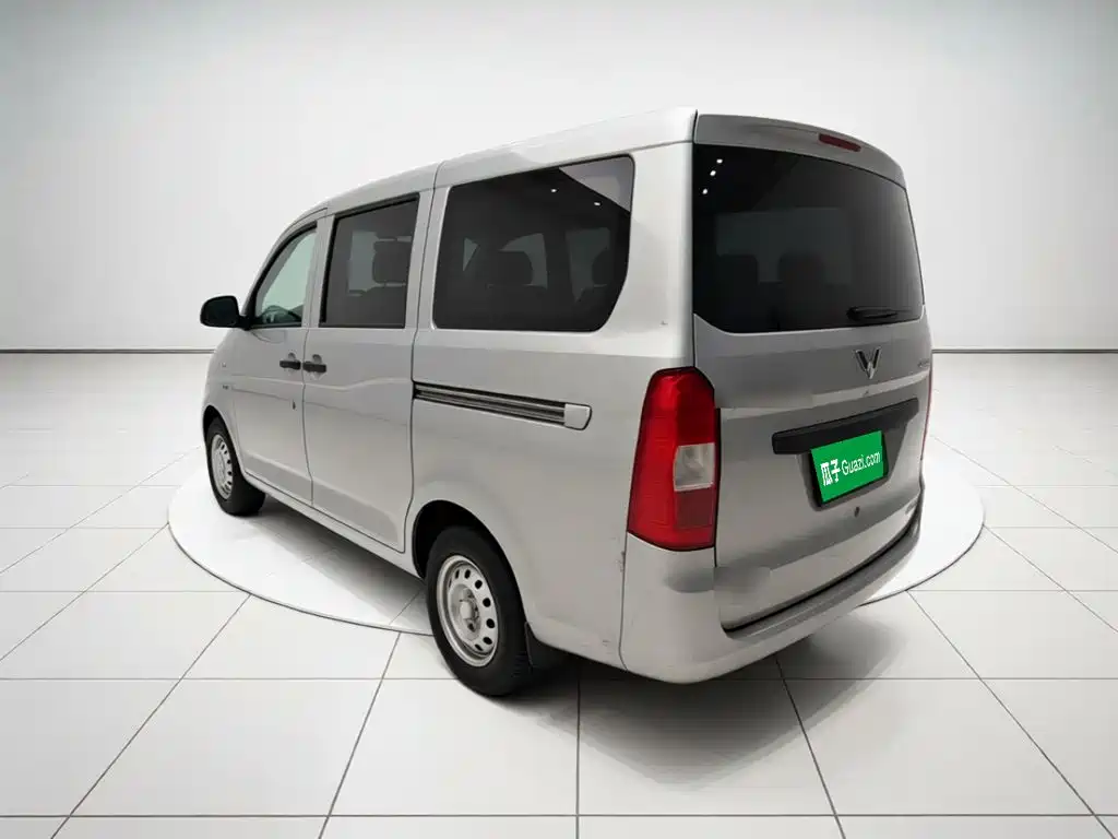 Wuling Rongguang V — миниатюра 4