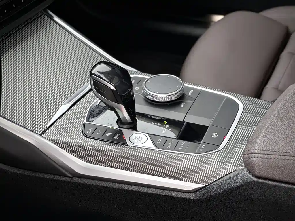 BMW 3 Series — миниатюра 11