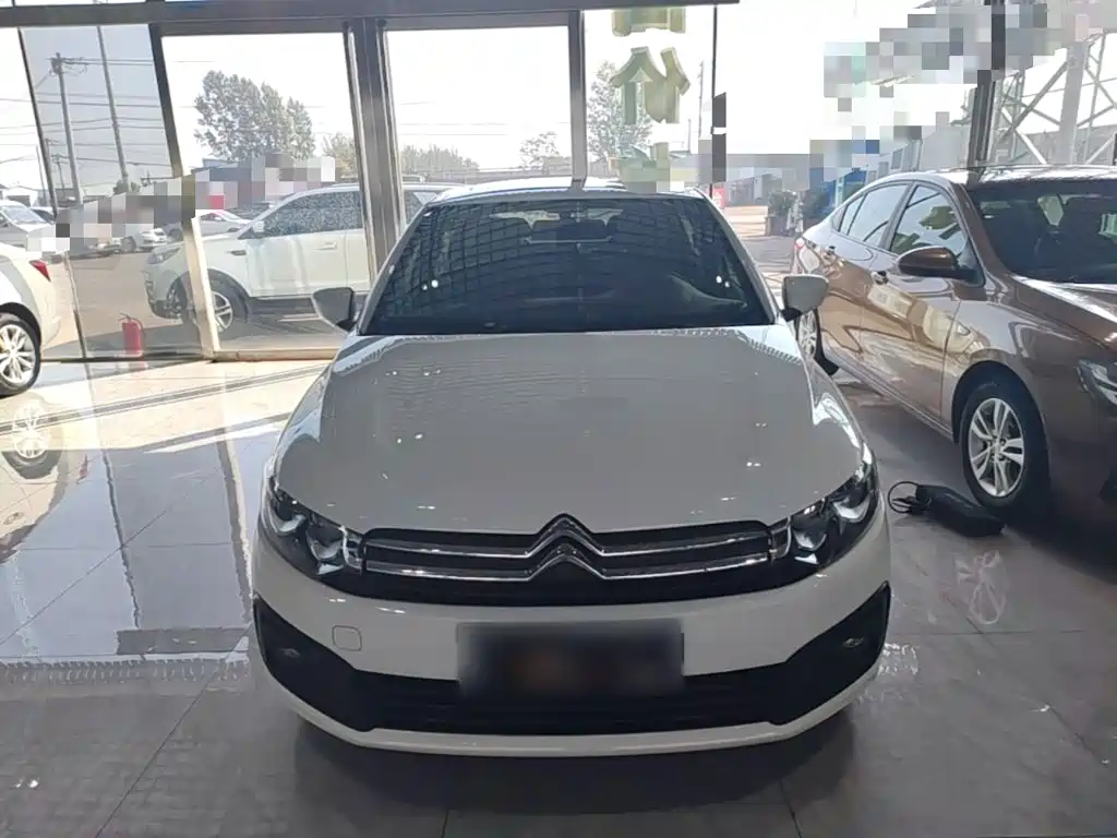 Citroen Elysee — миниатюра 3