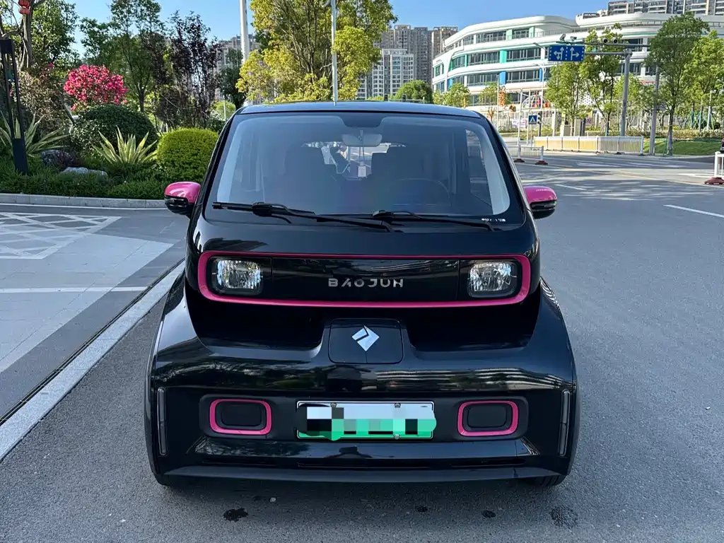 Baojun E300 2020