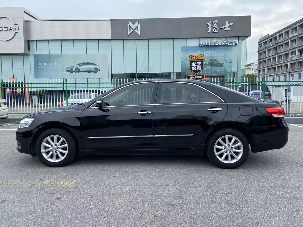 Toyota Camry — миниатюра 7