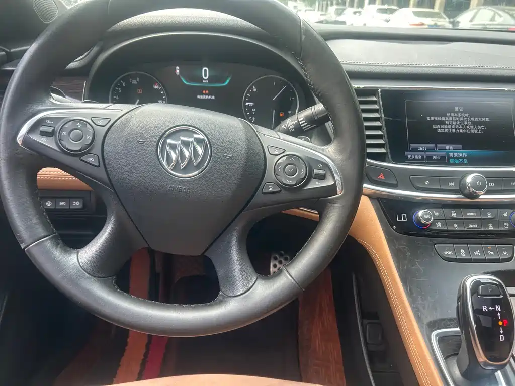 Buick LaCrosse — миниатюра 10