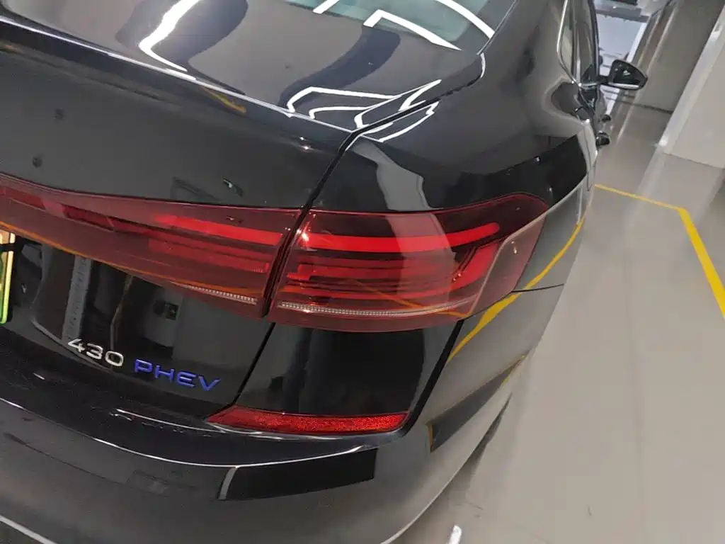 Volkswagen Passat PHEV — миниатюра 8
