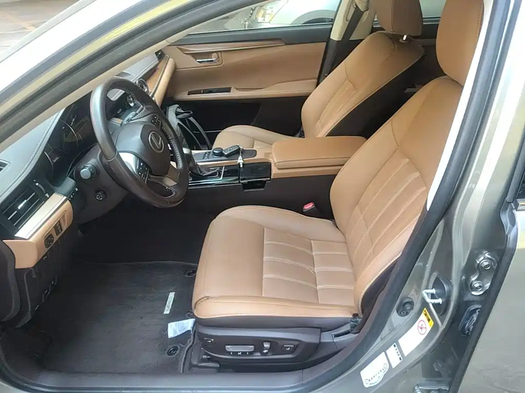 Lexus ES — миниатюра 15