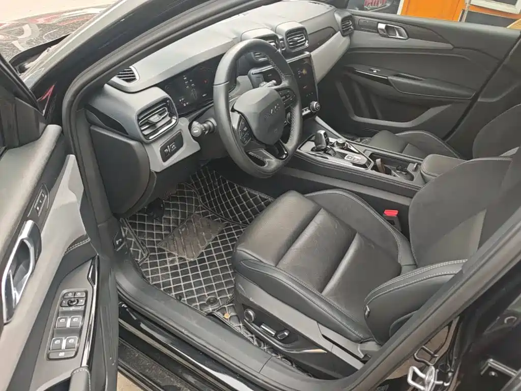 Lynk & Co 02 Hatchback — миниатюра 16