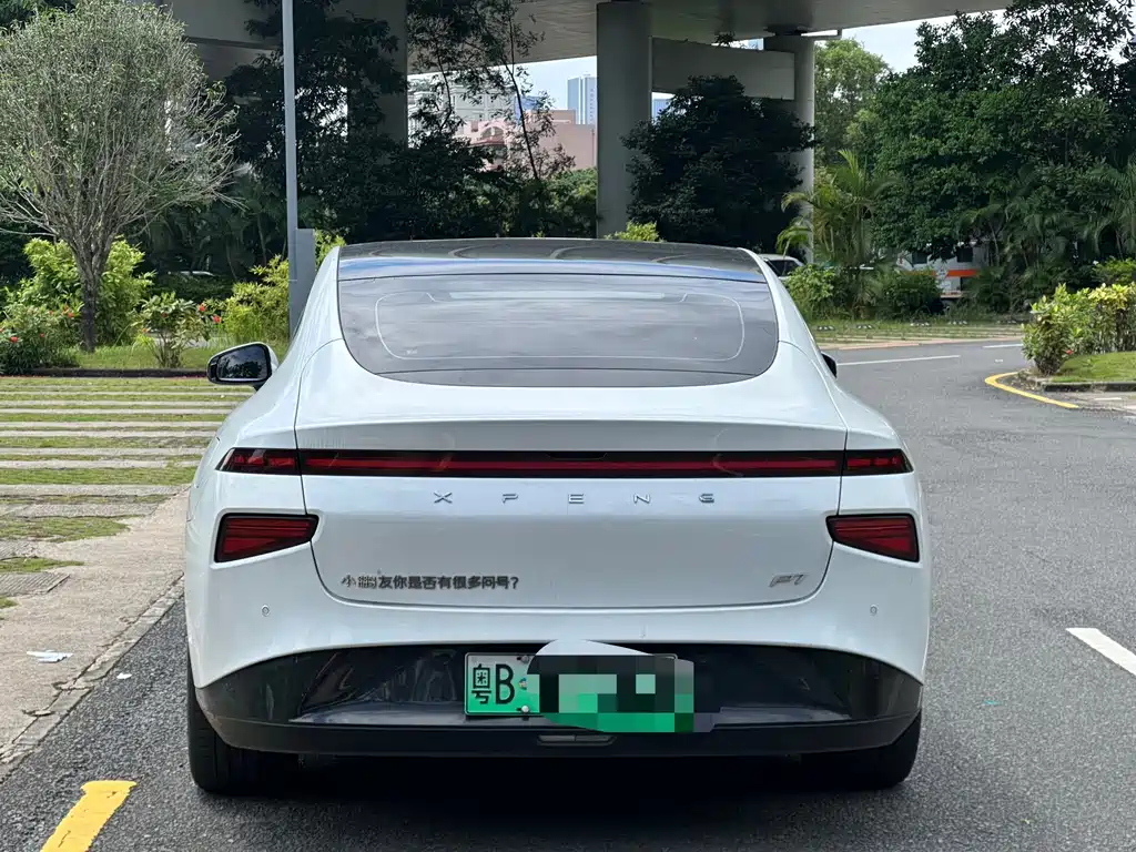 XPeng P7 — миниатюра 11
