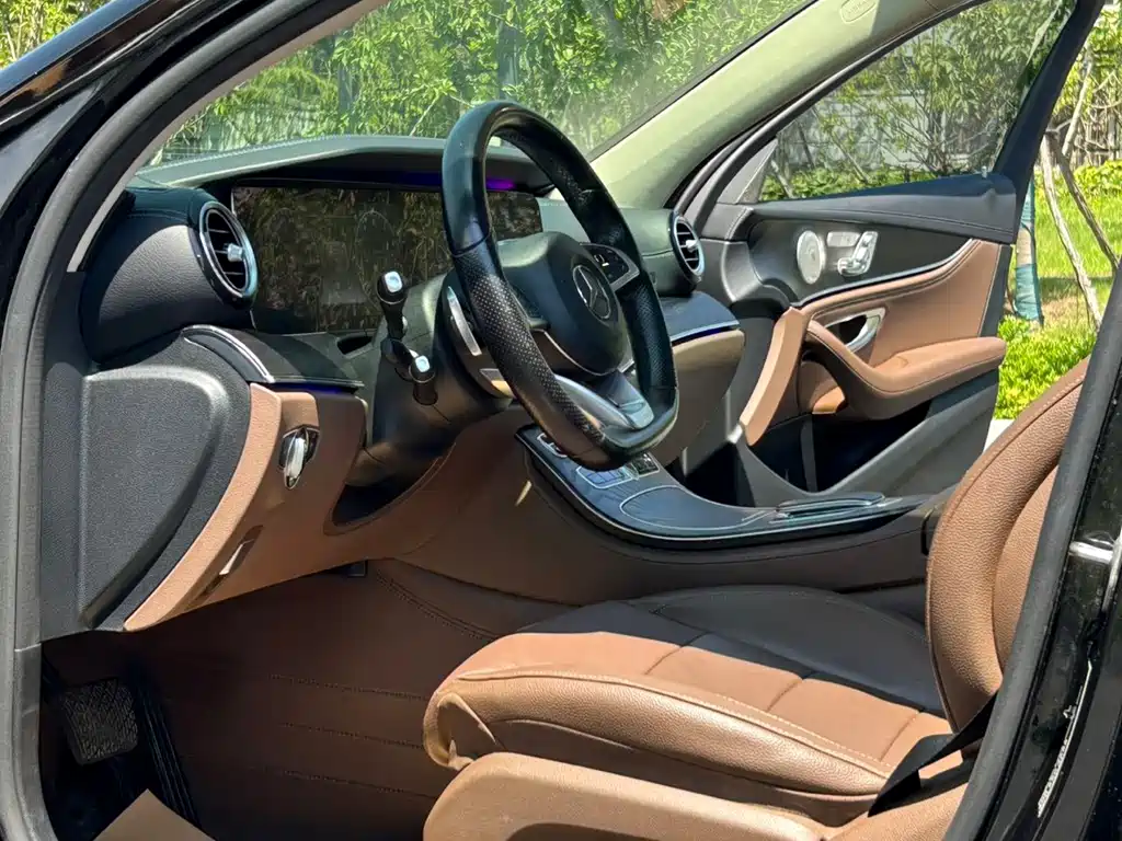 Mercedes-Benz E-Class — миниатюра 4