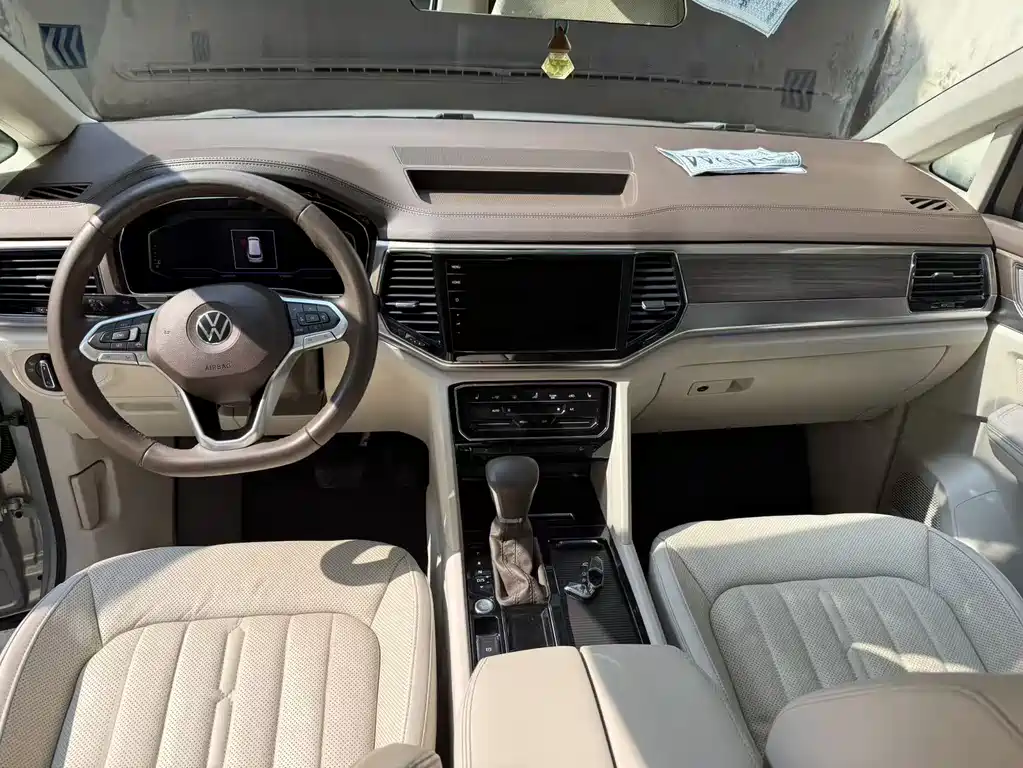 Volkswagen Viloran 2020 330TSI Luxury