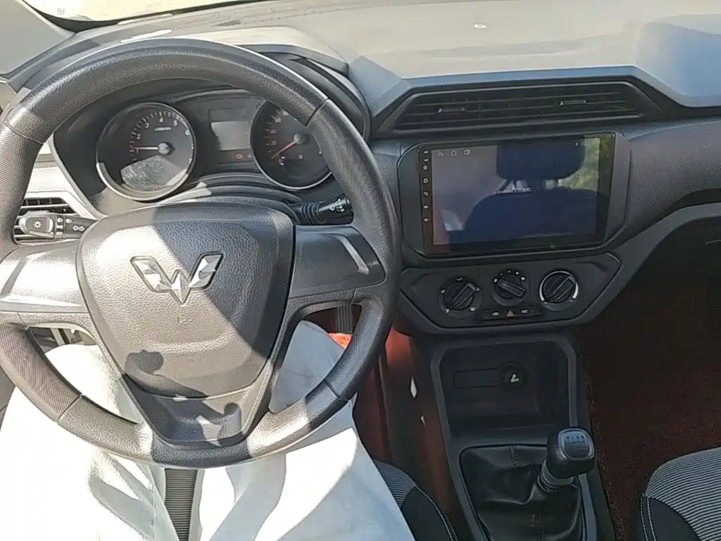 Wuling Hongguang — миниатюра 10