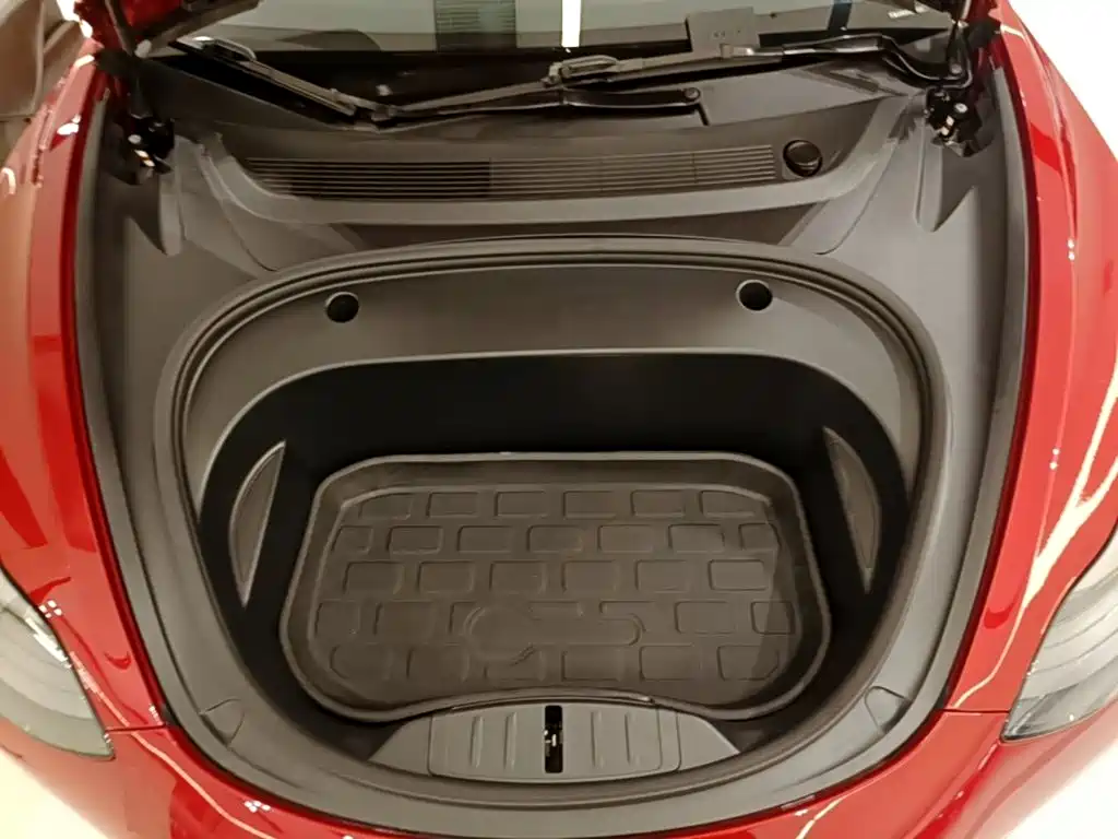 Tesla Model 3 — миниатюра 20