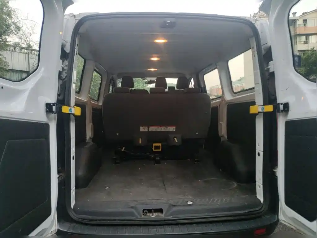 Ford Transit — миниатюра 15