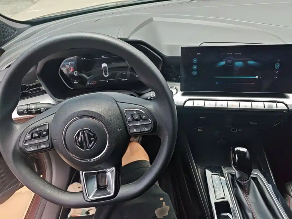 MG 5 2023 180DVVT CVT Luxury